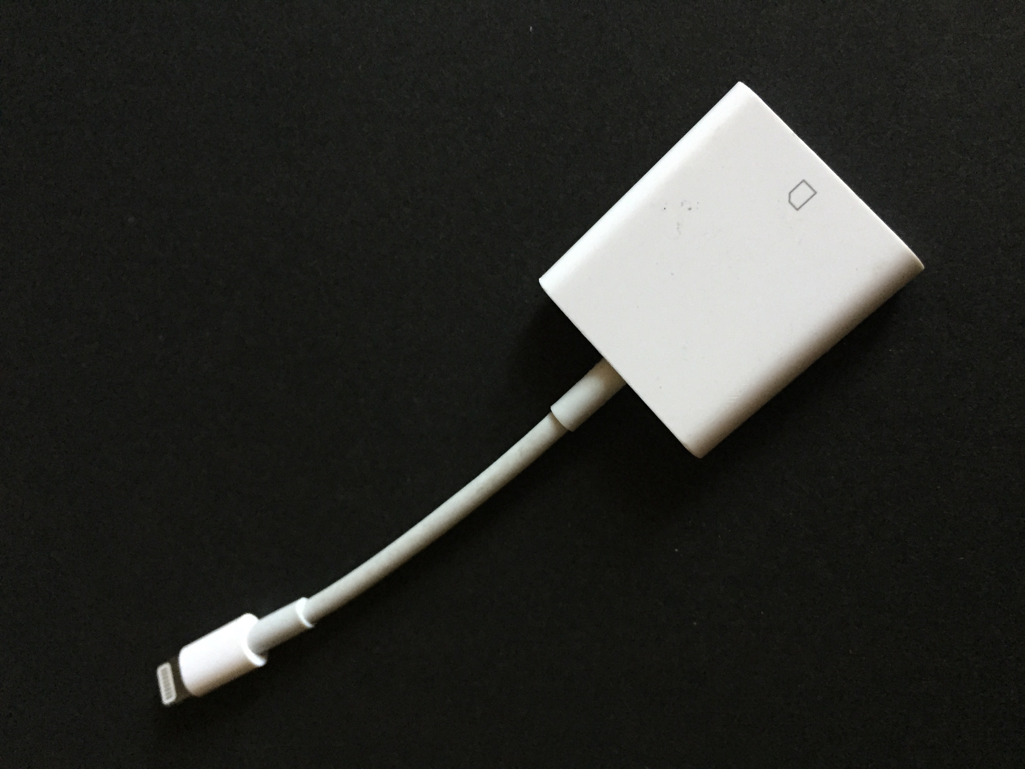 Lightning SDカードカメラリーダー iPadとデジカメで撮った写真をその場でチェック！旅先でも使える簡易ビュワーで撮影ミスを